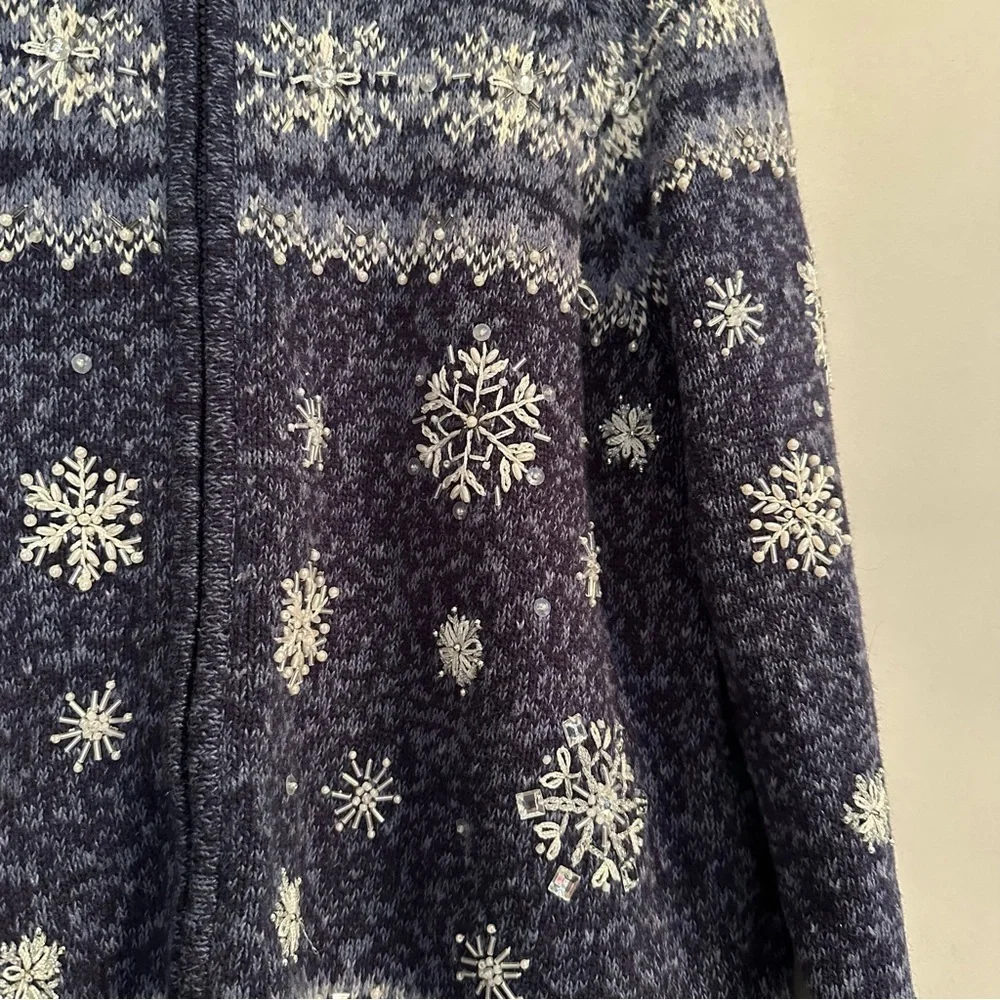 Heirloom Collectibles Christmas Collection 2004 Snowflake Winter Pearl Sweater - Picture 4 of 6